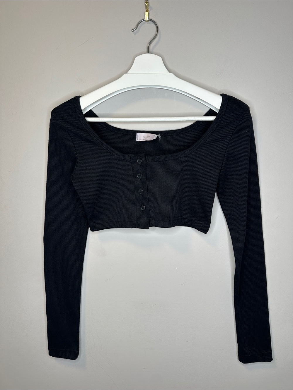 Oak + Fort Black Ribbed Button-Front Cropped Long-Sleeve Cardigan